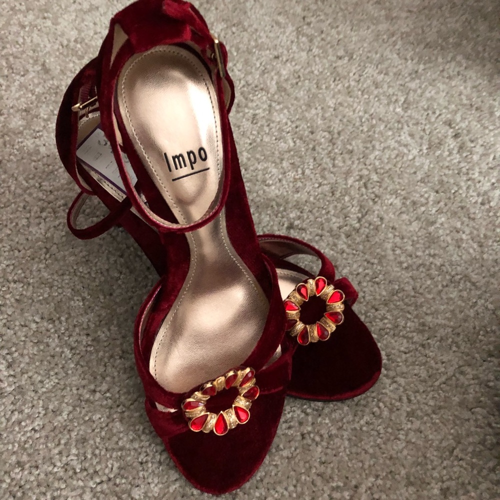 IMPO brand velvet sandals